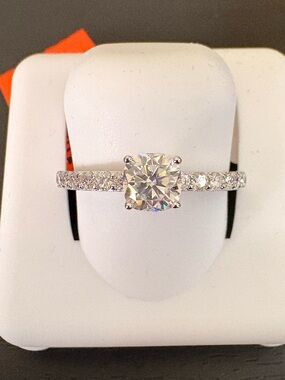 Sterling Silver Moissanite Solitaire Ring Size 7